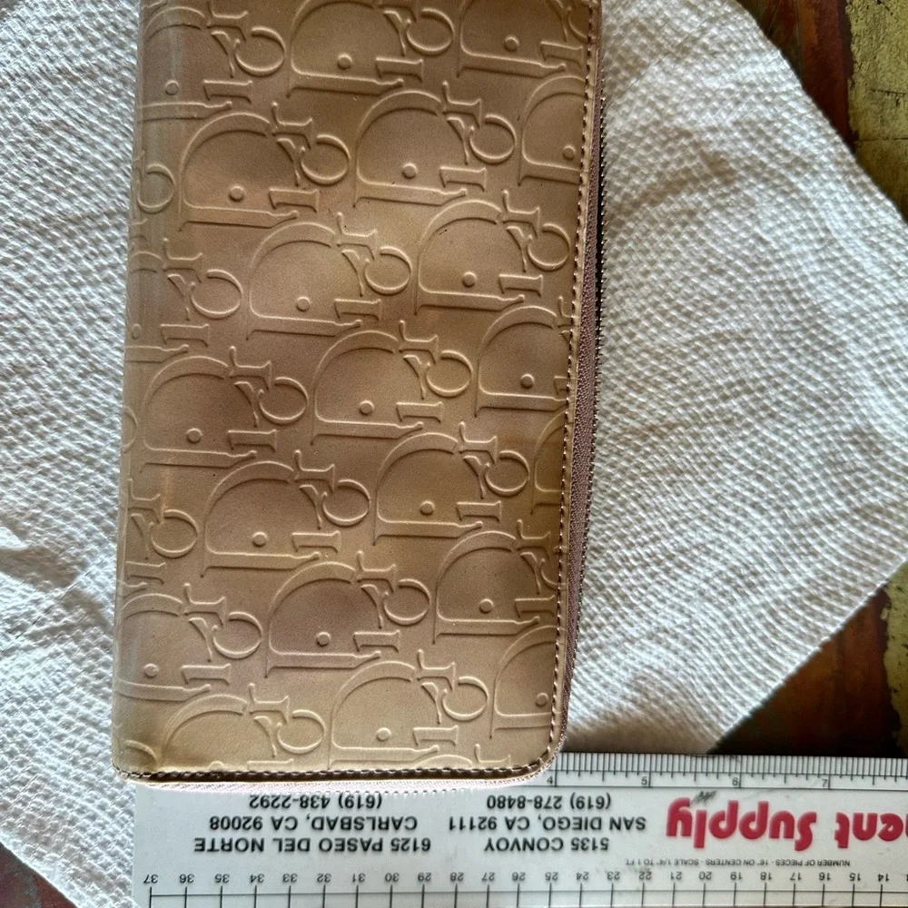 AUTHENTIC VINTAGE DIOR ZIPPY WALLET